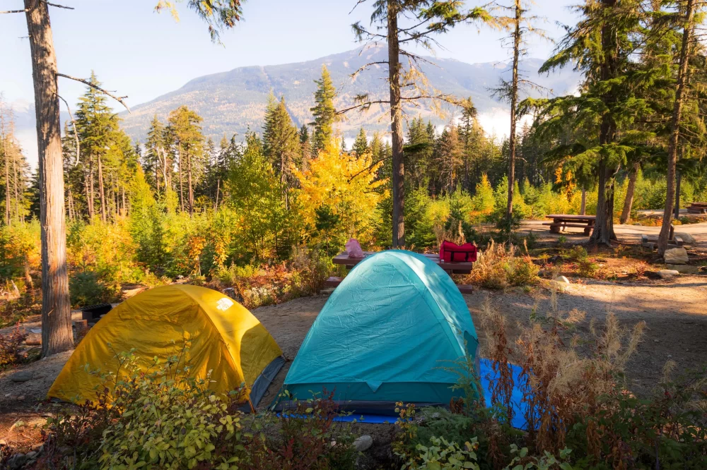 Explore Tranquil Mountain Camping Locations with Stunning Lakeside Views