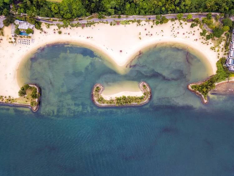 Lakeside Camping with Calm Beaches Ideal for Swimming and Family Fun