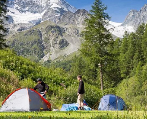 Experience Unforgettable Camping with Stunning Mountain Lake Views at Pine Cliff Resort
