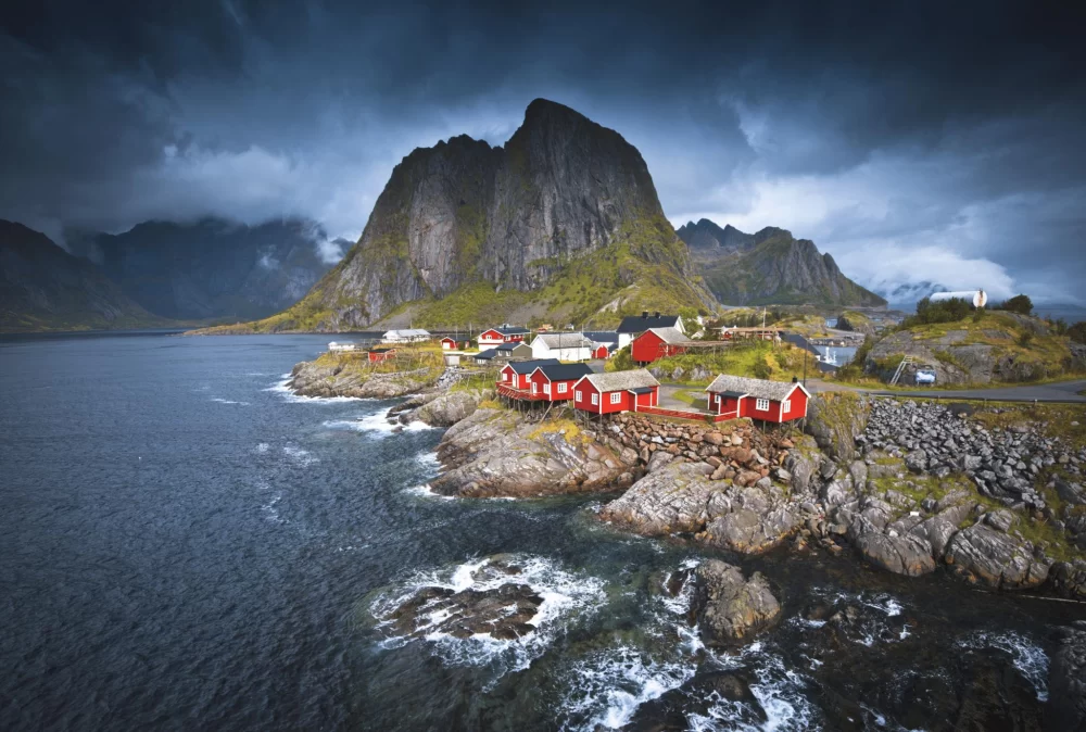 Experience Serene Lakeside Camping with Calm Beaches and Easy Hiking Access