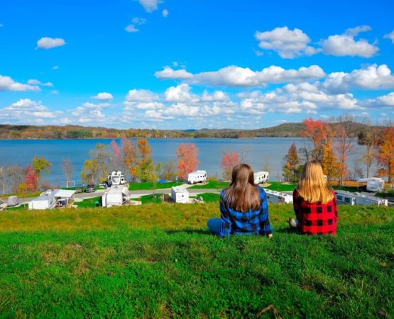 Discover Lakeside Camping with Calm Beaches and Hiking Trails for the Perfect Outdoor Escape