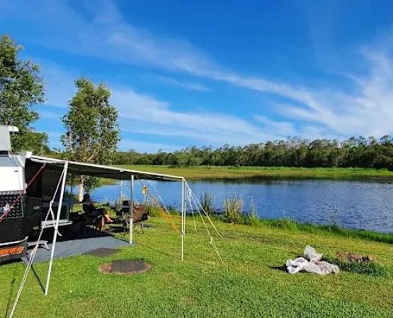 Best Lakeside Campsites for Shore Fishing: Top Spots for Anglers and Campers