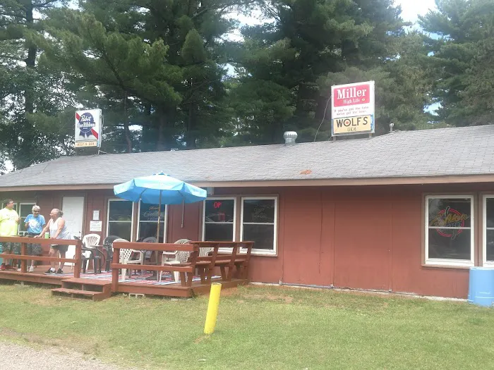 Wolf's Den Tavern & Resort 4
