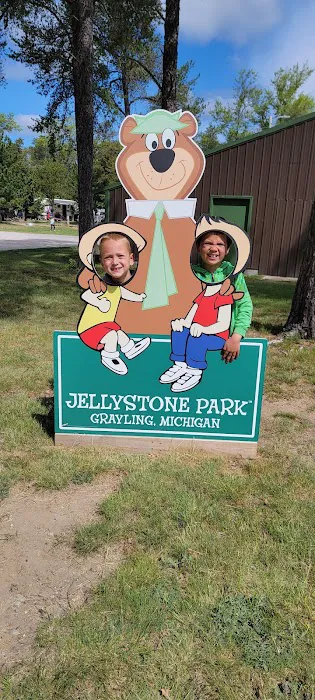 Jellystone Park™ Grayling 4