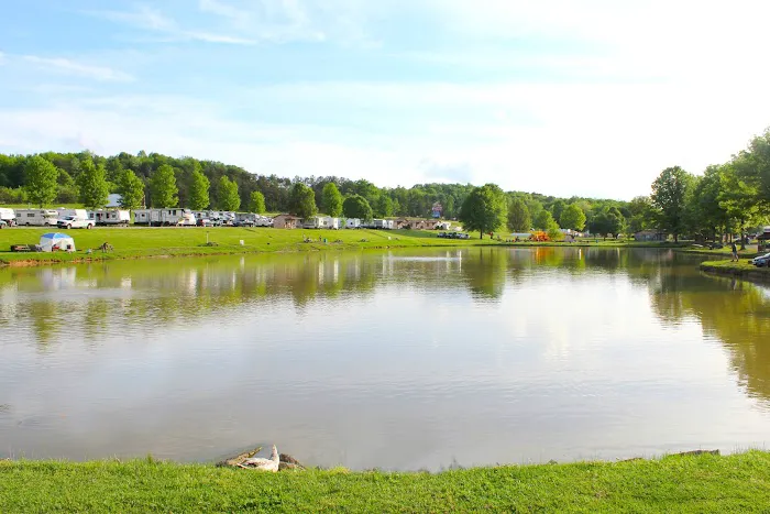 Lazy Dog Camp Resort & Pay Lake 1