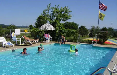 Hixton / Alma Center KOA Holiday 0