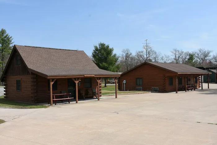 Riviera Resort Cabins & RV Rentals 4