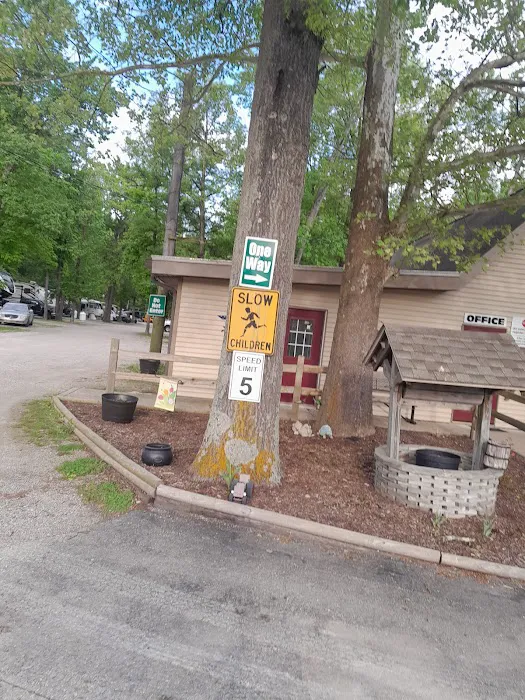 Columbus Woods-N-Waters Kampground 6