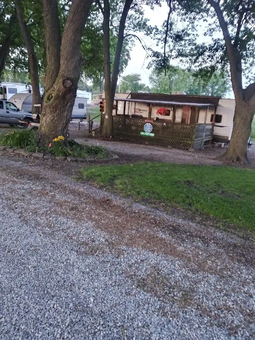 Smokey's Mini Lake Campground 6