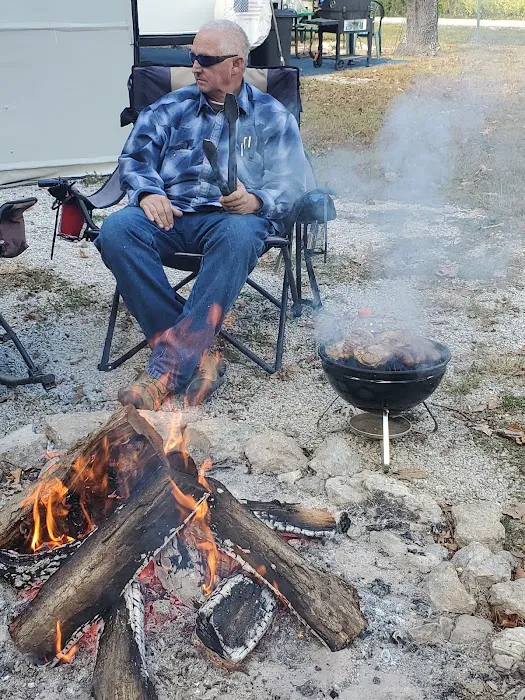 Bicentennial Campgroud at Lake Lou Yaeger 4