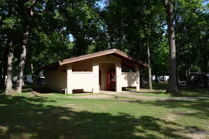 Lake Lou Yaeger Campground 7