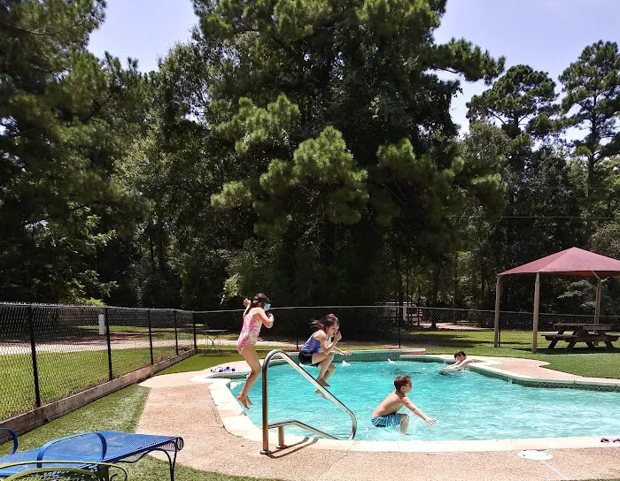 Woodsy Hollow Campground & RV Resort 0