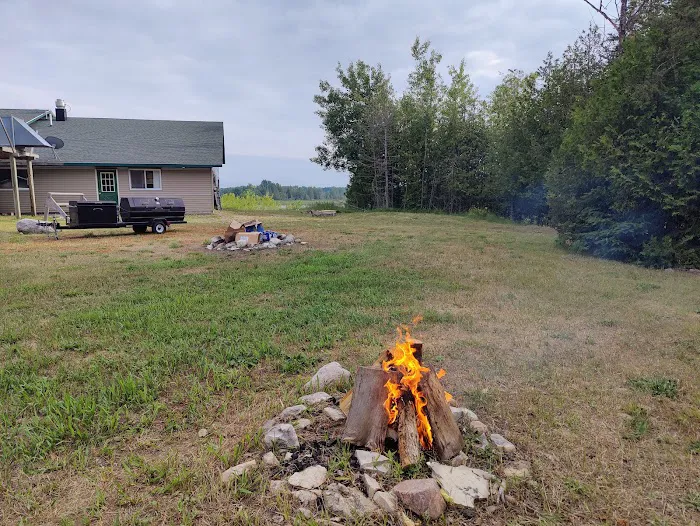 Trailhead Bar, Restaurant & Campground 0