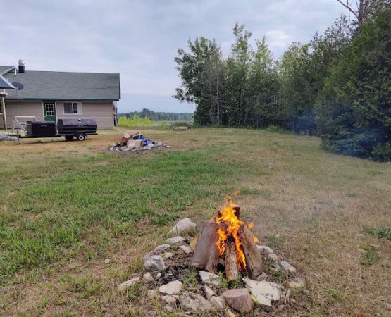 Trailhead Bar, Restaurant & Campground