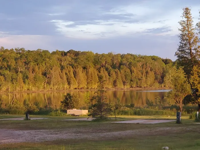 Trailhead Bar, Restaurant & Campground 1