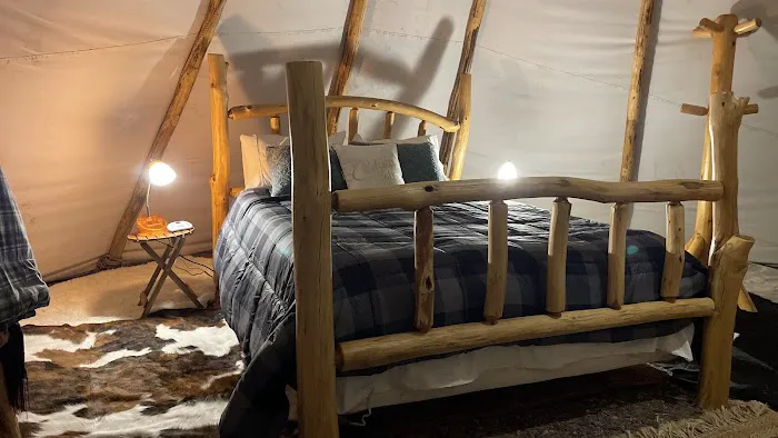 Royal Oaks Legendary Lodging Campground 0