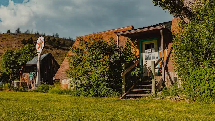Lands Inn Cabins and Camping 4