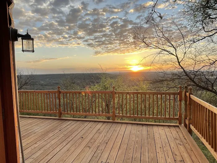 Cross Timbers Glamping Company 9
