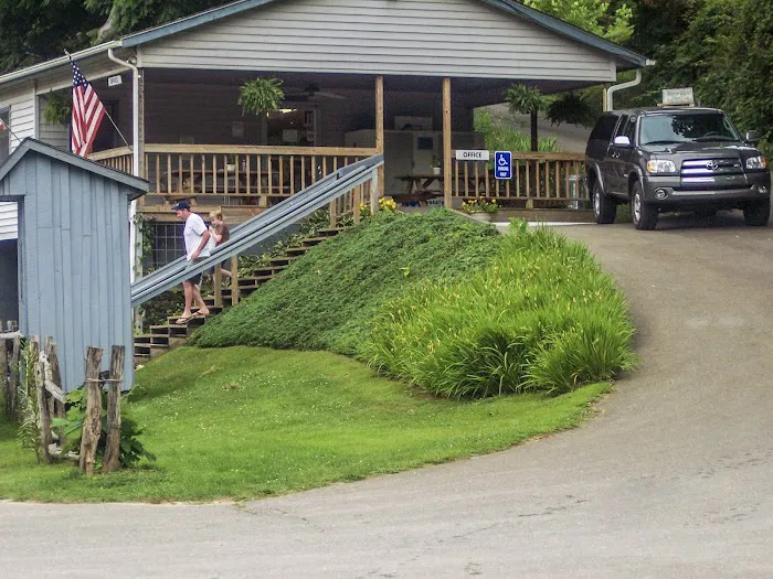 New River Campground and Canoe 0