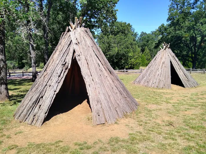 Chaw Se' Roundhouse 1