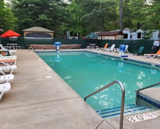 Chain O' Lakes Camping Resort