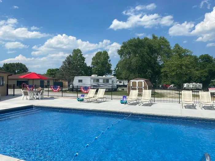 Scottsburg / Raintree Lake KOA Holiday 4
