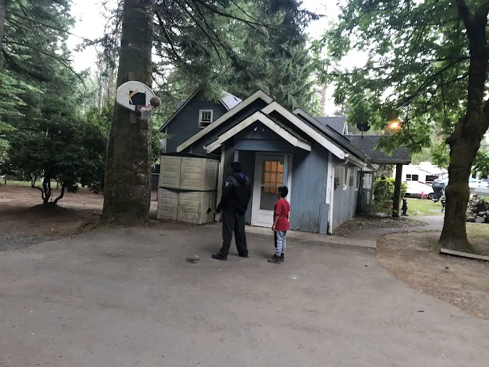 Cougar RV Park & Campground 8
