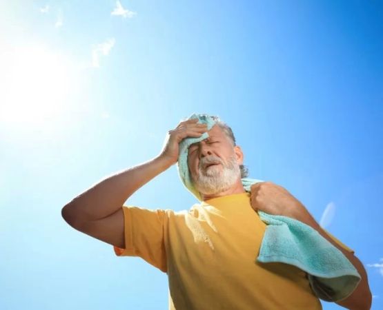 How to Deal with Sunburn and Heatstroke While Camping