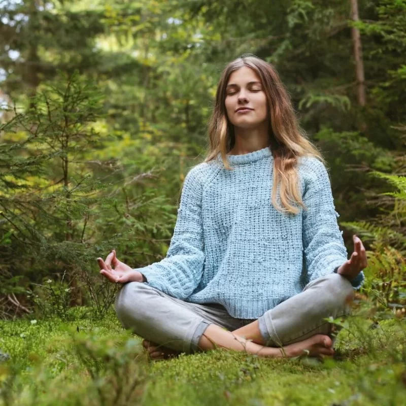 Discover the Benefits of Outdoor Yoga and Meditation Retreats