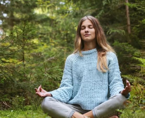 Discover the Benefits of Outdoor Yoga and Meditation Retreats