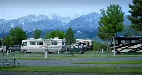 Top Sandy Beach Campgrounds for Summer Vacations: Ideal Spots for Family Fun and Relaxation