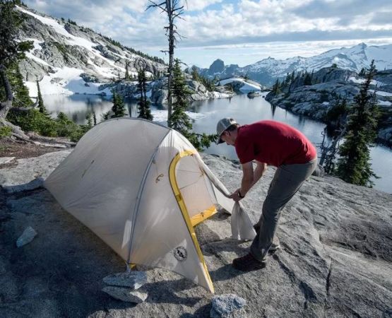 Choosing the Right Backpacking Tent for Extreme Weather