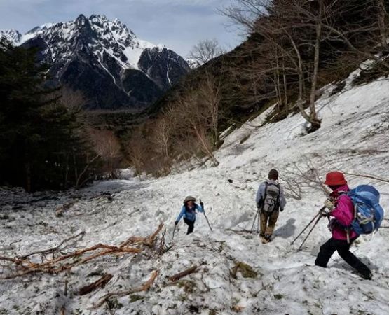 How to Prepare for an Avalanche While Hiking in the Mountains