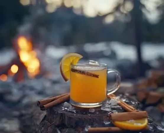 The Best Campfire Cocktails and Mocktails for Your Outdoor Adventure