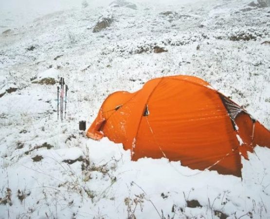 Essential Gear for Camping in Extreme Cold – Stay Warm and Safe Outdoors