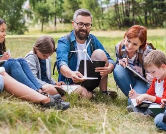 The Benefits of Outdoor Education for Teens: Growth, Skills & Connection