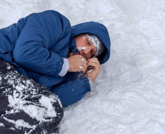 How to Deal with Hypothermia in Cold Water Safely