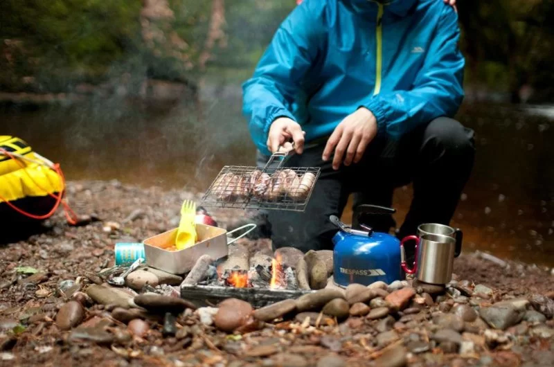How to Deal with Food Poisoning While Camping
