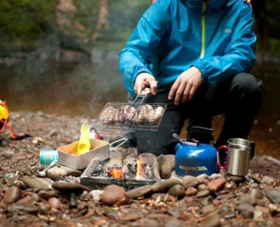 How to Deal with Food Poisoning While Camping
