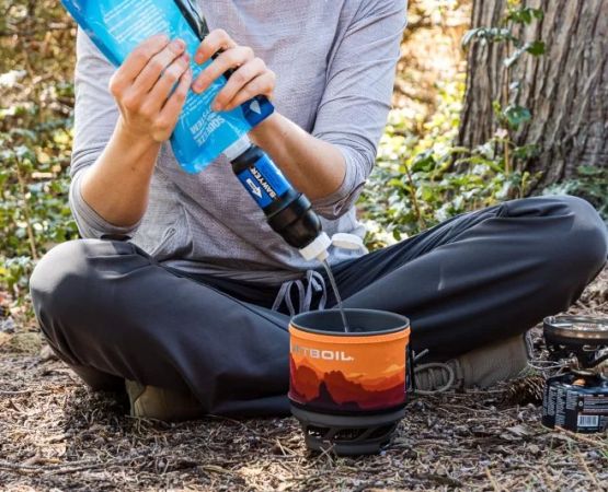 Essential Gear for Desert Backpacking with a Water Filter