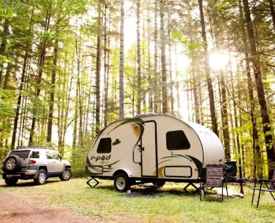 Tips for Finding the Best Campsite for RV Camping with Full Amenities