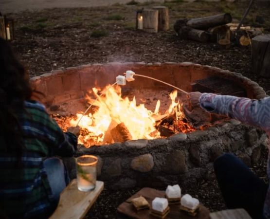 The Best Campfire S’mores and Fireplace Ambiance