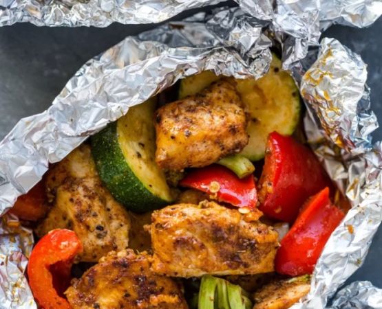 The Best Campfire Foil Packet Dinners with Chicken and Veggies – Easy Outdoor Cooking Ideas