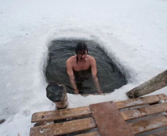 How to Deal with Hypothermia in Cold Water – Safety Tips and Recovery