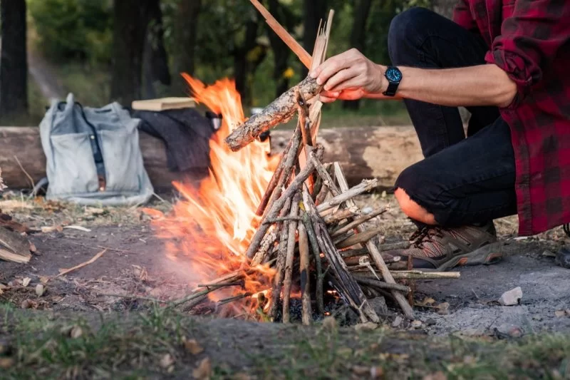 How to Prepare for a Wildfire While Camping Safely