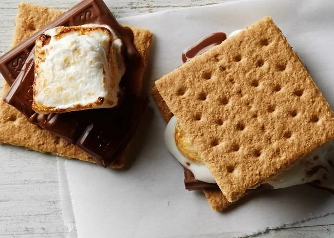 The Best Campfire S'mores and Dessert Variations to Sweeten Your Outdoor Experience