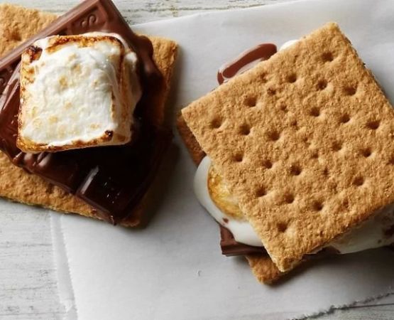 The Best Campfire S'mores and Dessert Variations to Sweeten Your Outdoor Experience