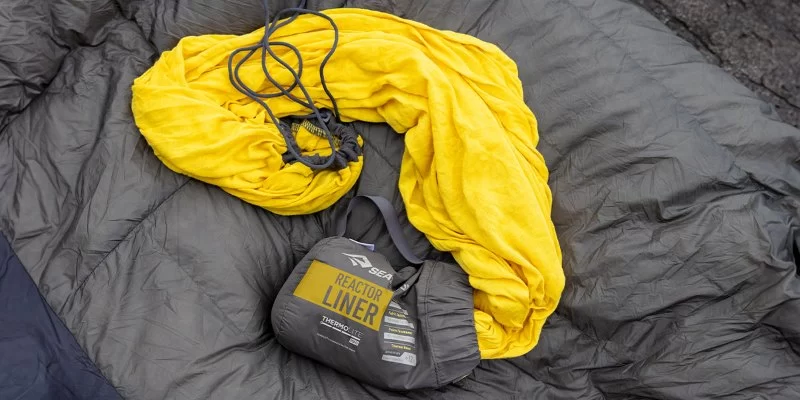 Choosing the Right Sleeping Bag Liner for Summer Camping – Comfort and Gear Tips