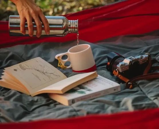 How to Have a Minimalist Camping Trip with Less Gear
