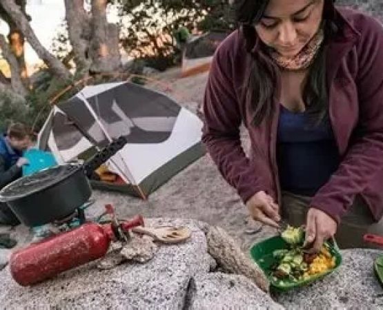 How to Deal with Food Poisoning and Nausea While Camping